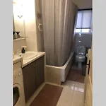Elina's Spacious In With Private Parking