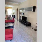 Elina's Spacious In With Private Parking * Патра