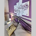 Апартаменты Elina's Spacious In With Private Parking *
