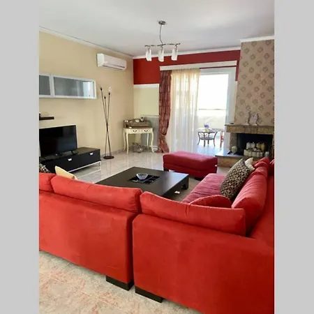 Elina's Spacious In With Private Parking * باترا