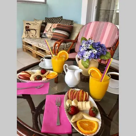アパート Elina's Spacious In With Private Parking パトラ