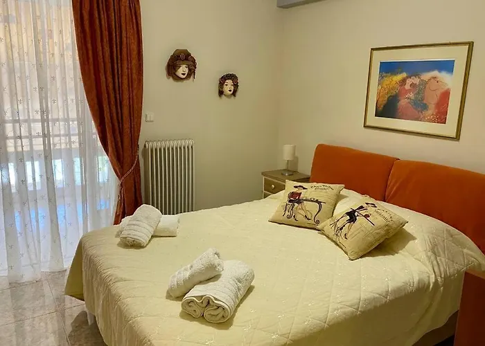 شقة Elina's Spacious In With Private Parking باترا