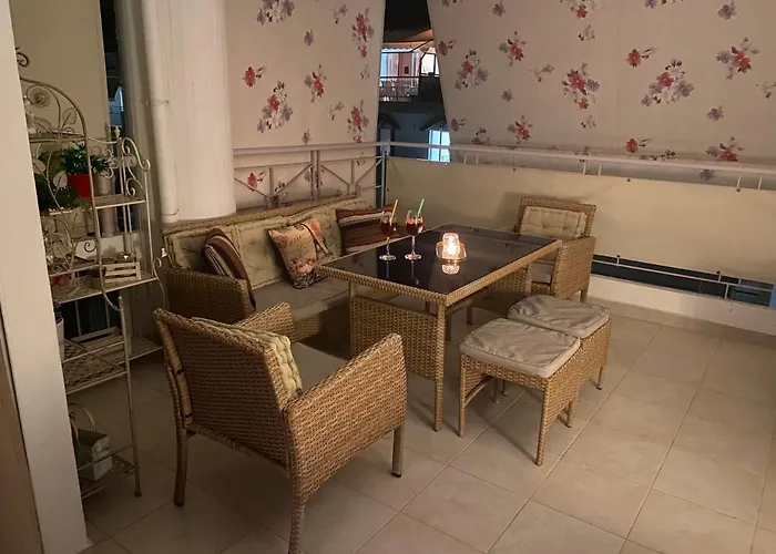 Elina's Spacious In With Private Parking شقة باترا