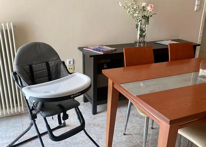 شقة Elina's Spacious In With Private Parking *