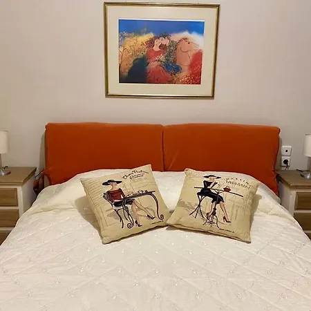 Elina's Spacious In With Private Parking Patras