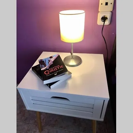 Elina's Spacious In With Private Parking