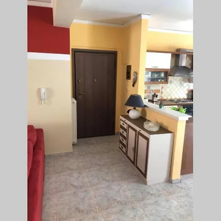 Elina's Spacious In With Private Parking Patras