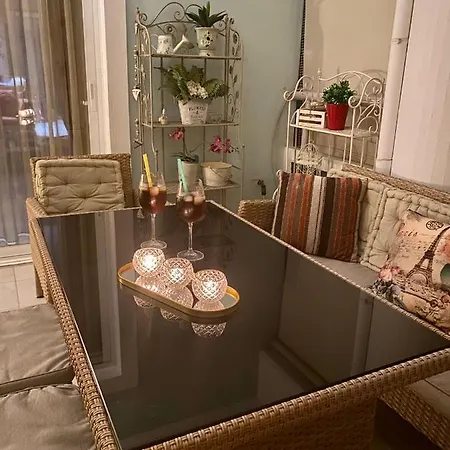 Elina's Spacious In With Private Parking Apartment Patras