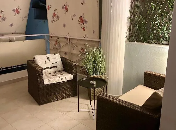 Elina's Spacious In With Private Parking Патра